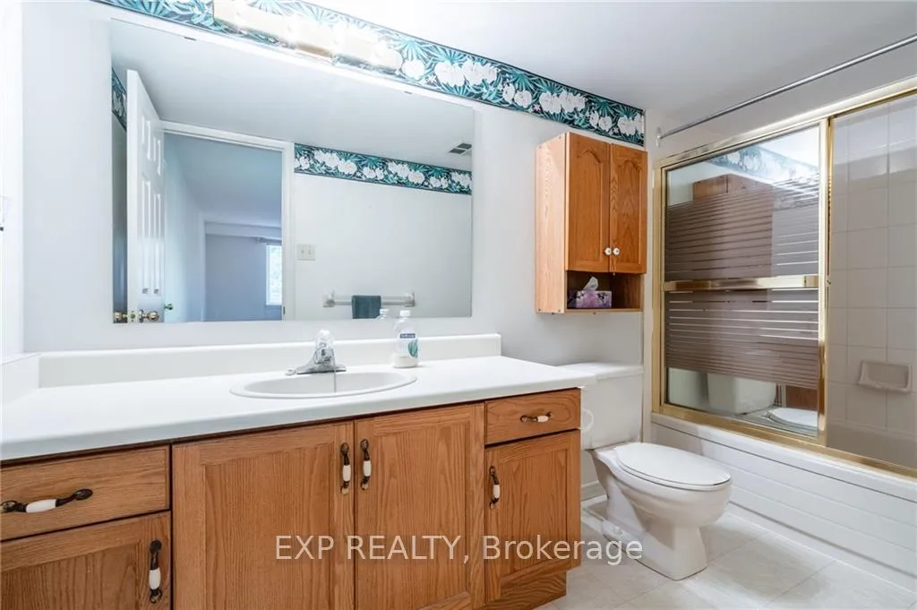 Photo 16 of Unit 212, 416 Limeridge Road E, Hamilton, Bruleville — HOMEH