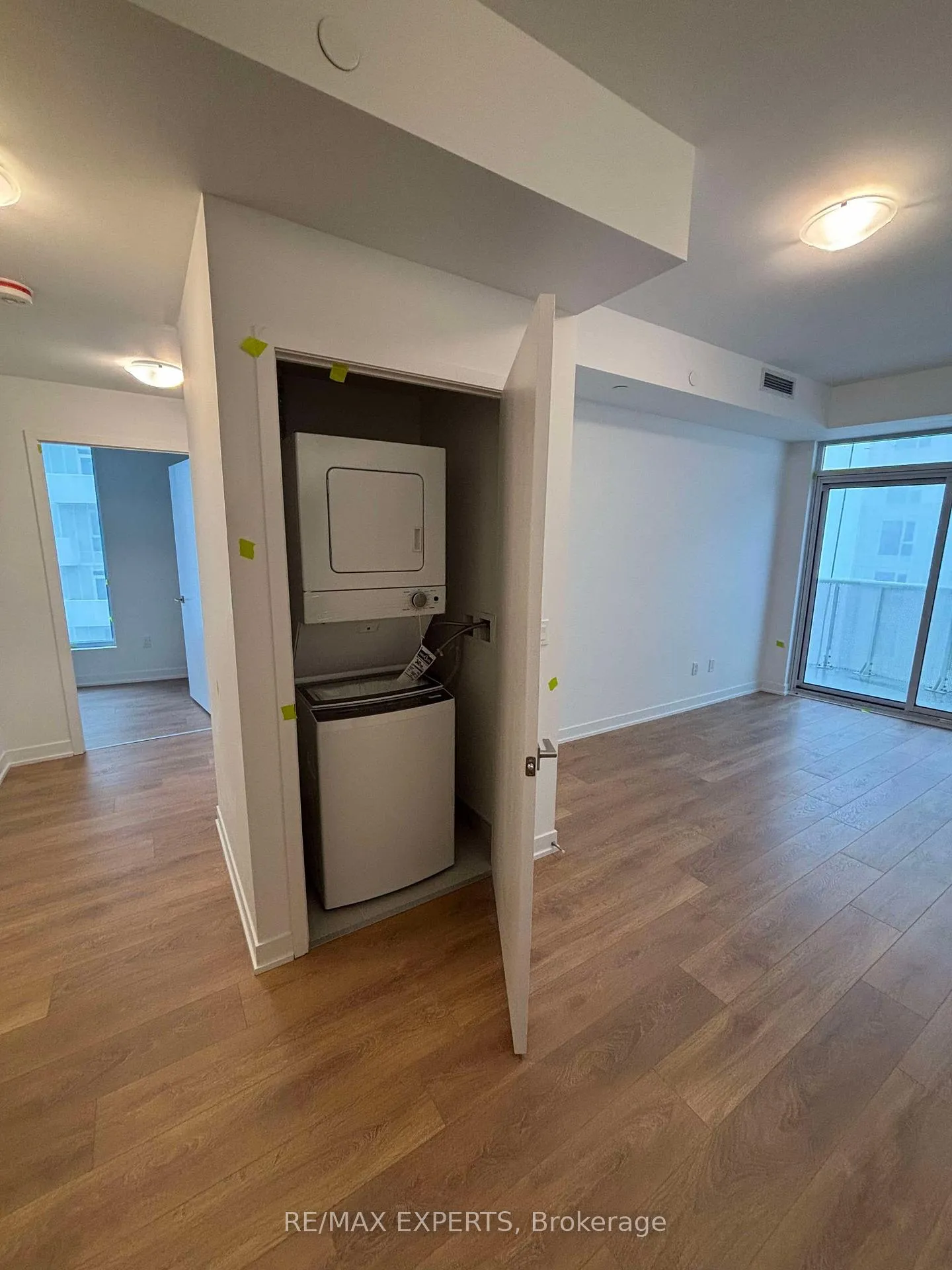 Photo 6 of Unit 2015, 10 Abeja Street, Vaughan, Concord — HOMEH