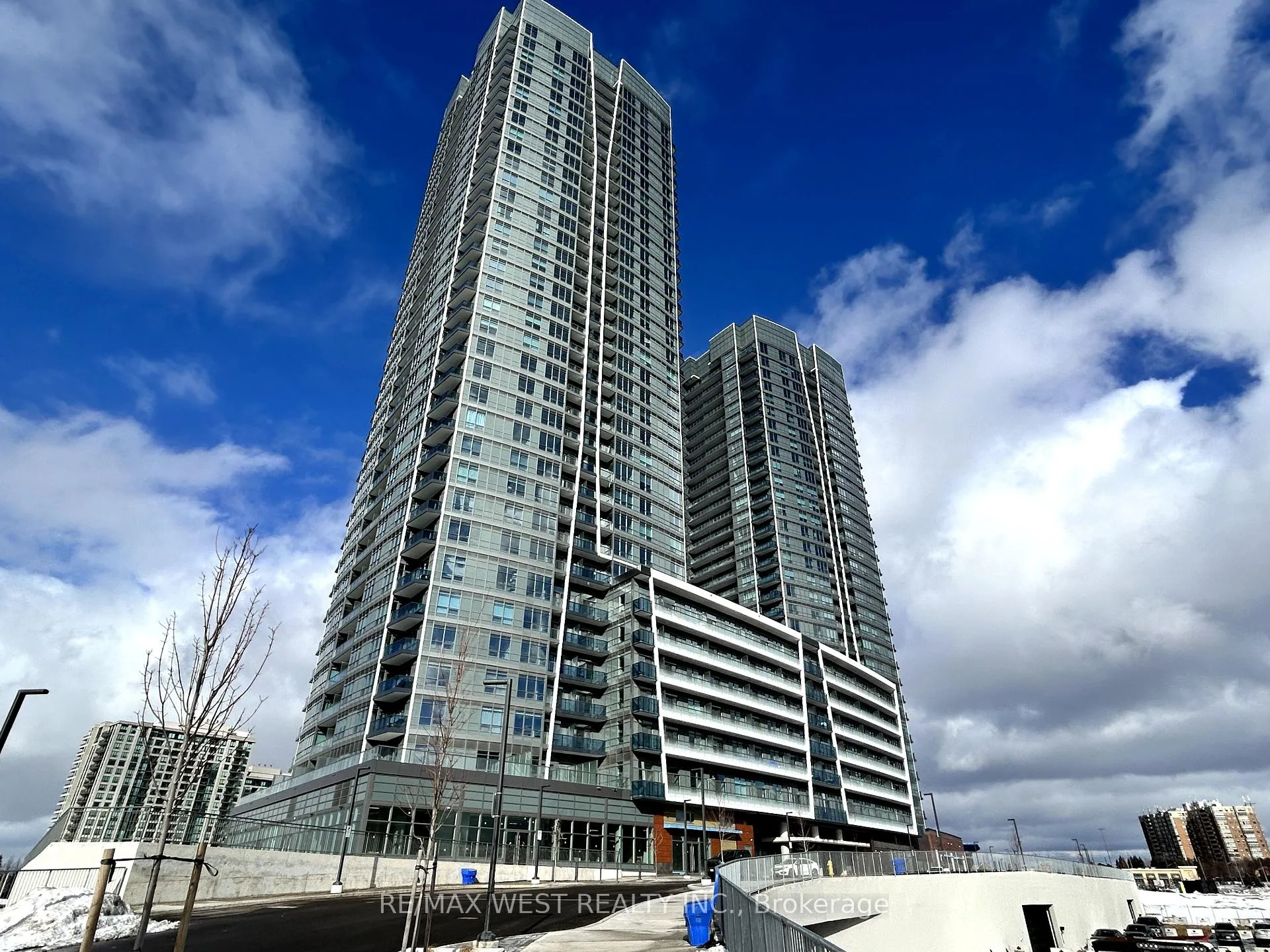 Front of Unit 206, 30 Upper Mall Way