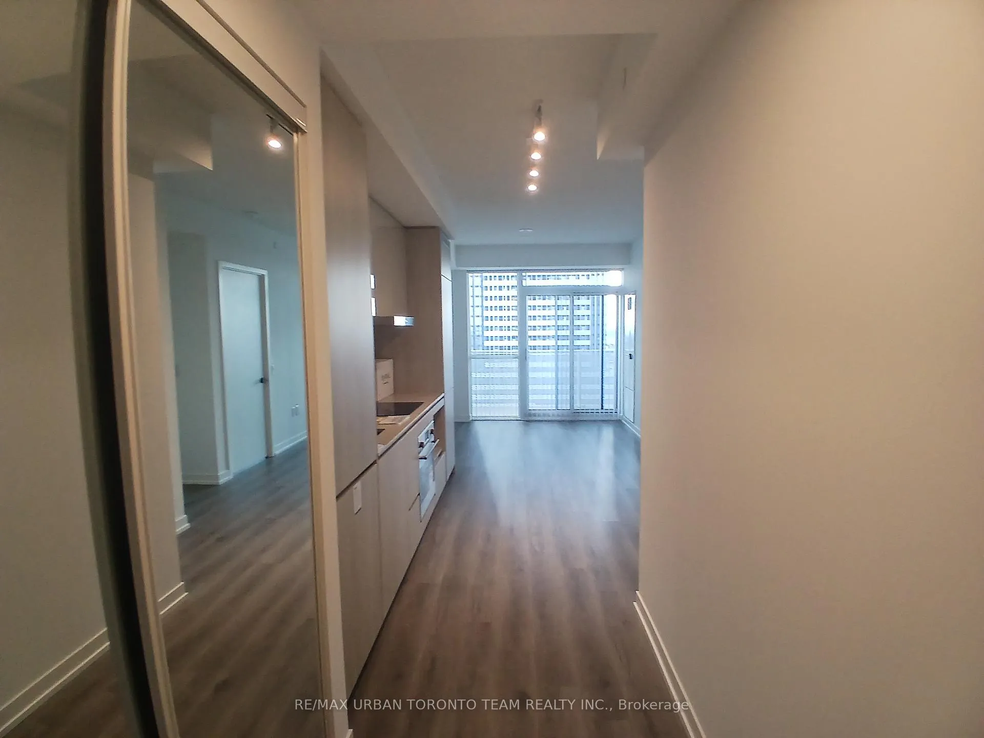 Photo 2 of Unit 1116, 28 Interchange Way, Vaughan, Vaughan Corporate Centre — HOMEH