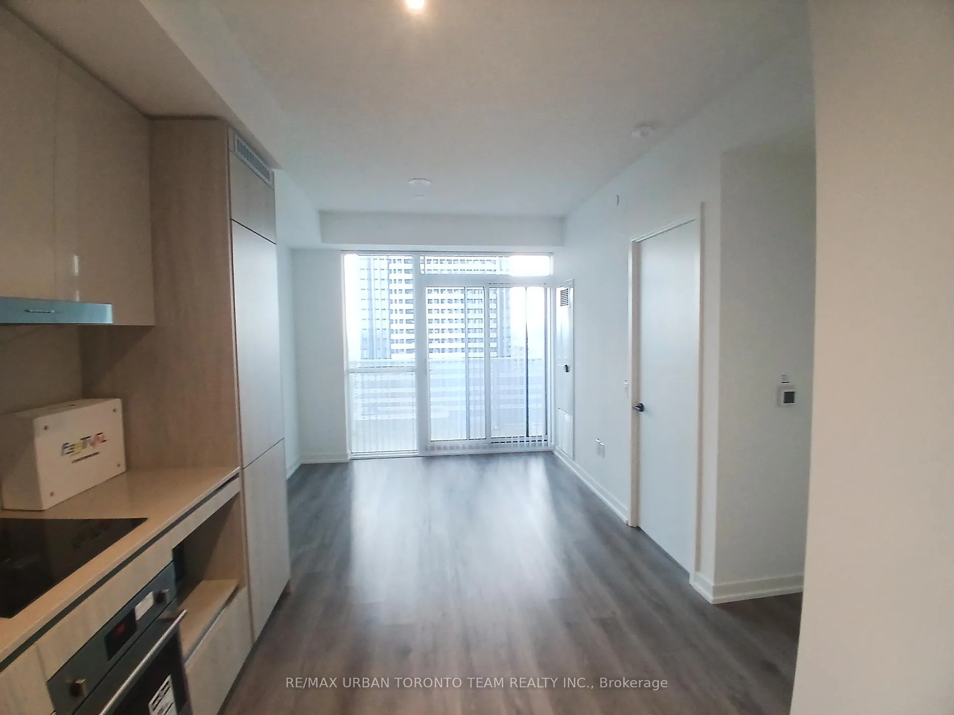 Photo 4 of Unit 1116, 28 Interchange Way, Vaughan, Vaughan Corporate Centre — HOMEH