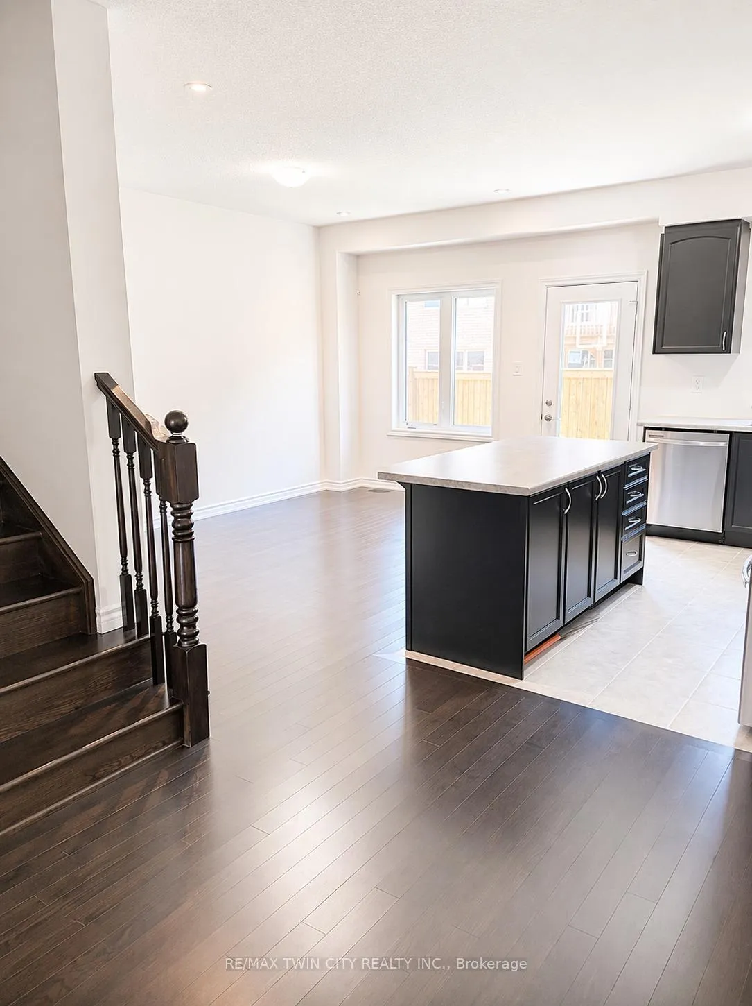 Photo 4 of 153 Flagg Avenue, Brant, Paris — HOMEH