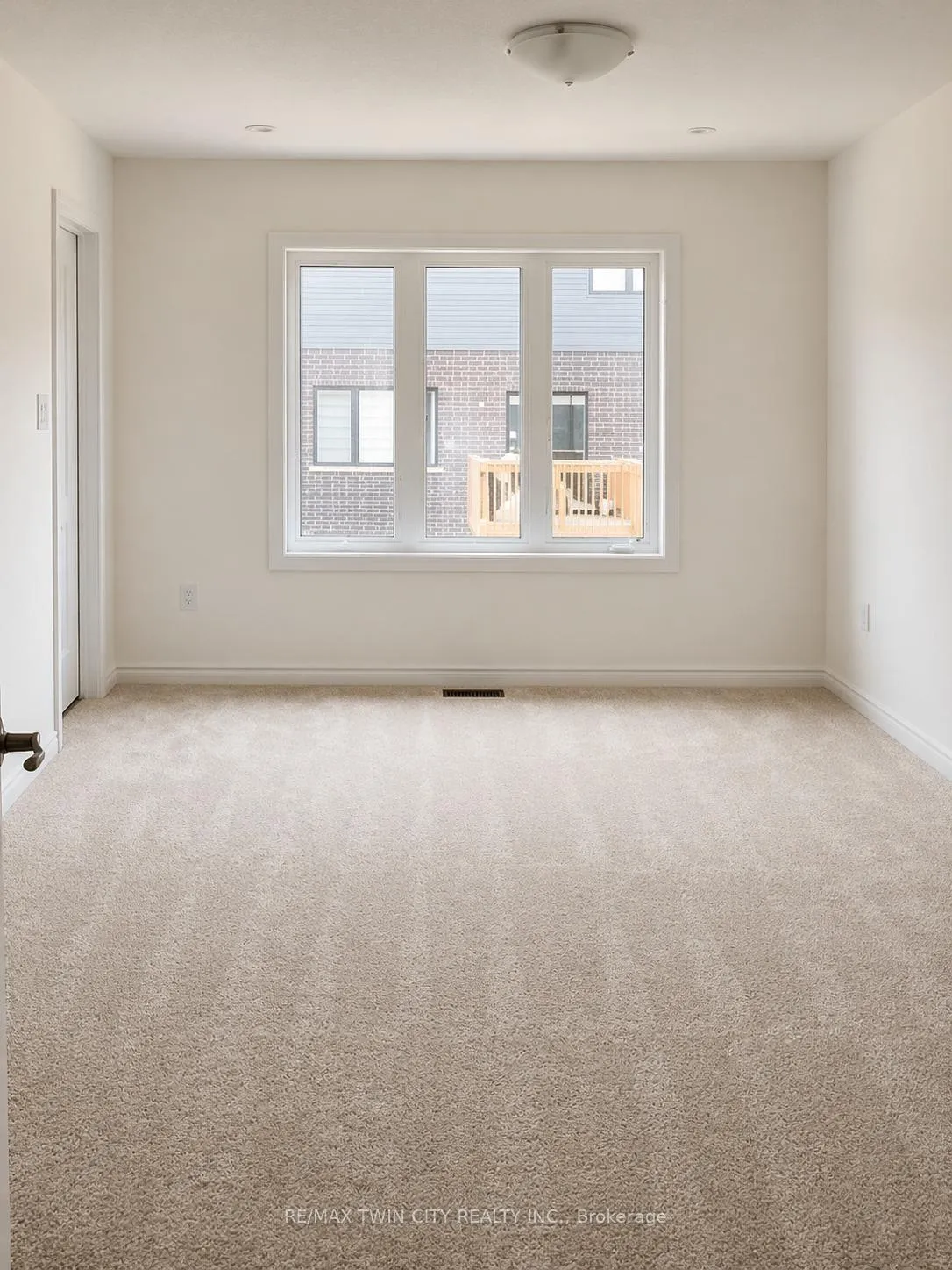 Photo 7 of 153 Flagg Avenue, Brant, Paris — HOMEH