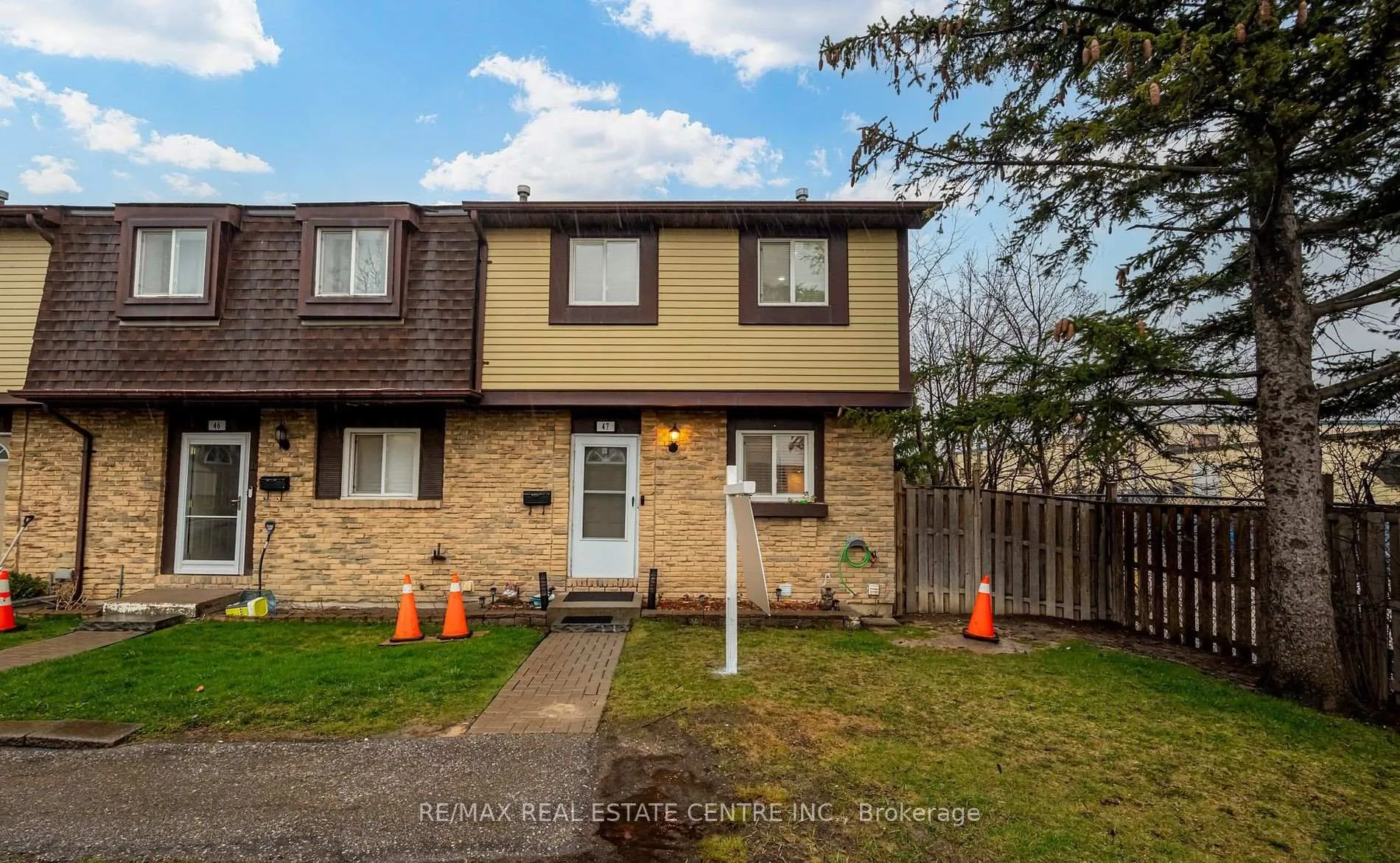 Photo 1 of Unit 47, 45 Hansen Road N, Brampton, Madoc — HOMEH