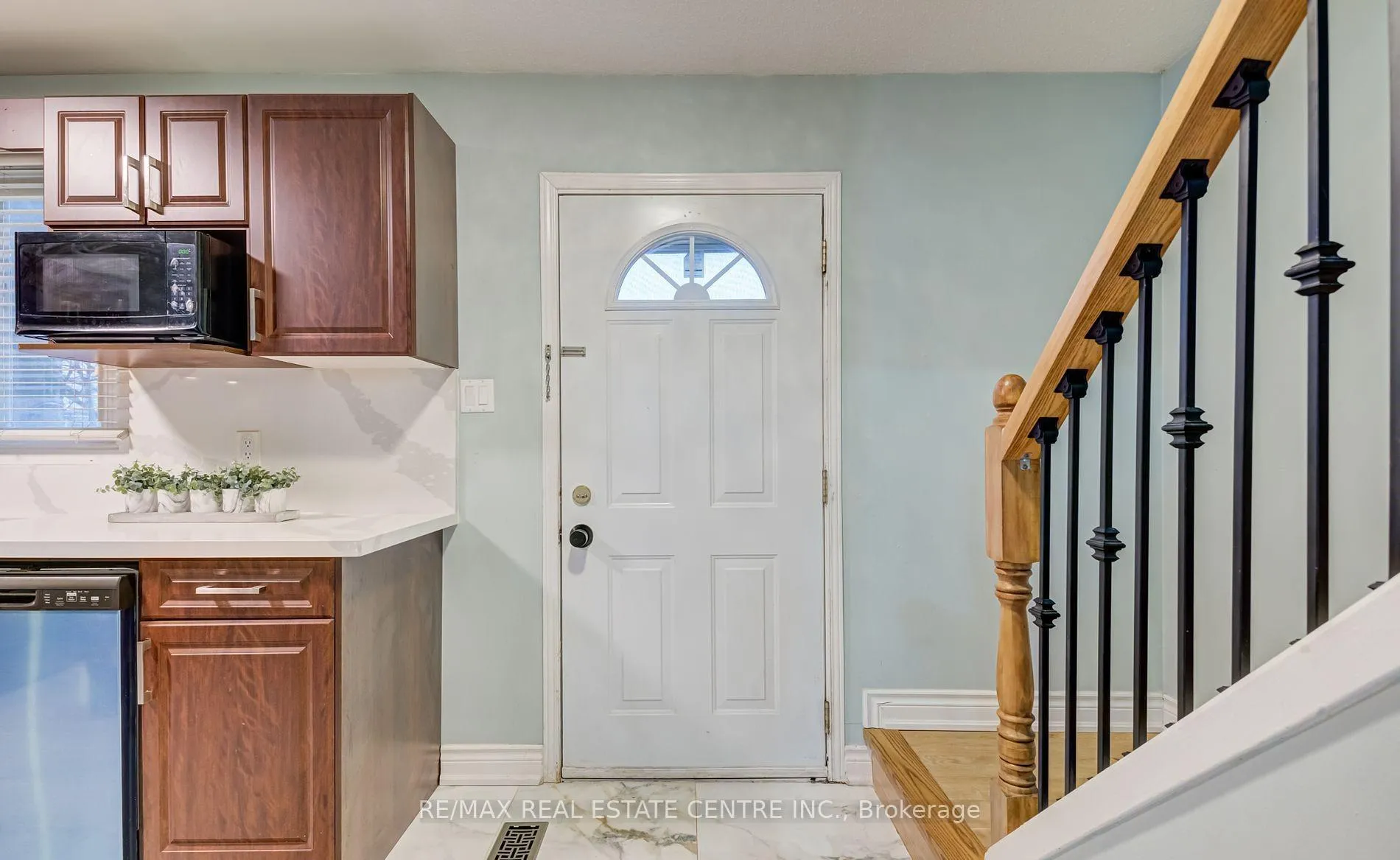 Photo 2 of Unit 47, 45 Hansen Road N, Brampton, Madoc — HOMEH
