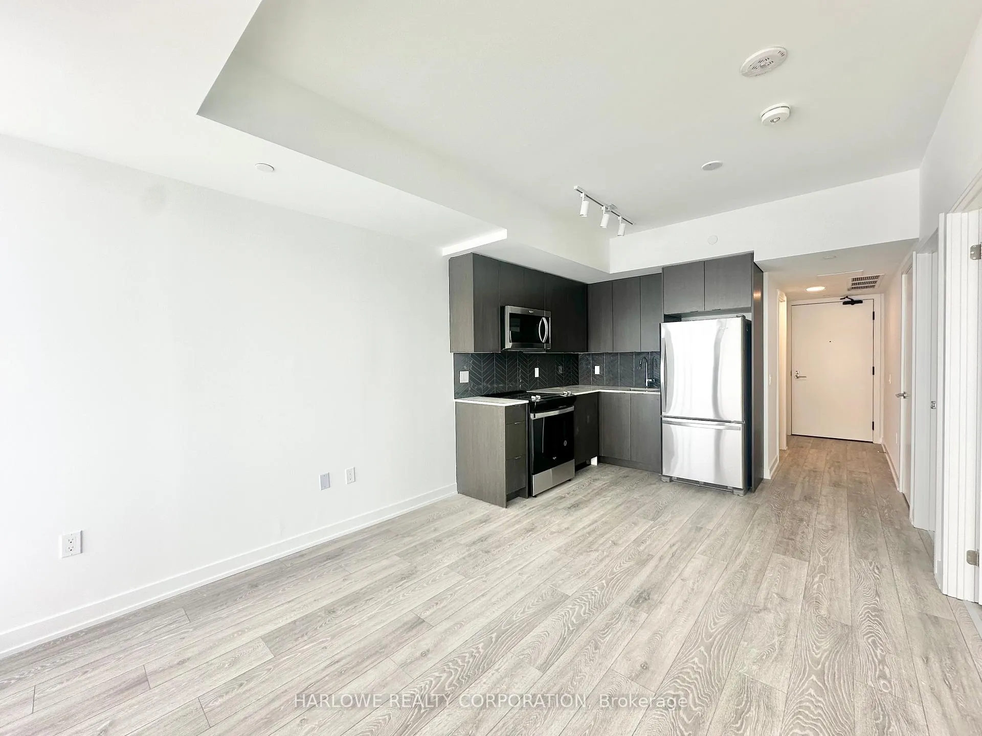 Front of Unit 330 D, 1614 Charles Street