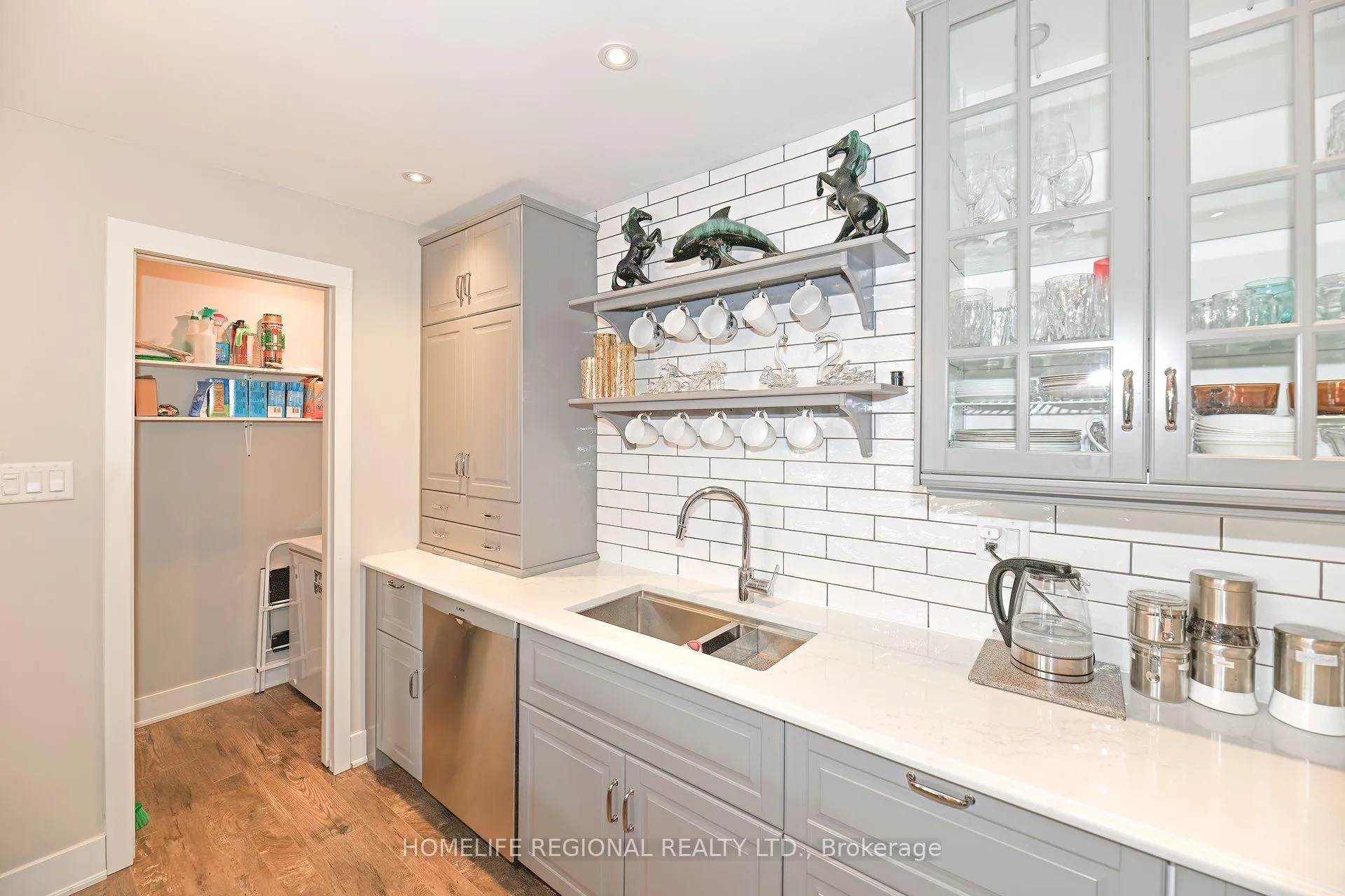 Photo 7 of Unit 306, 337 Simcoe Street N, Oshawa, O'Neill — HOMEH