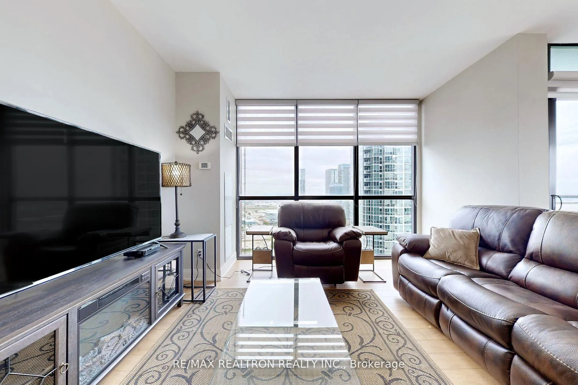 Photo 4 of Unit 3106, 2900 Highway 7 Road, Vaughan, Concord — HOMEH