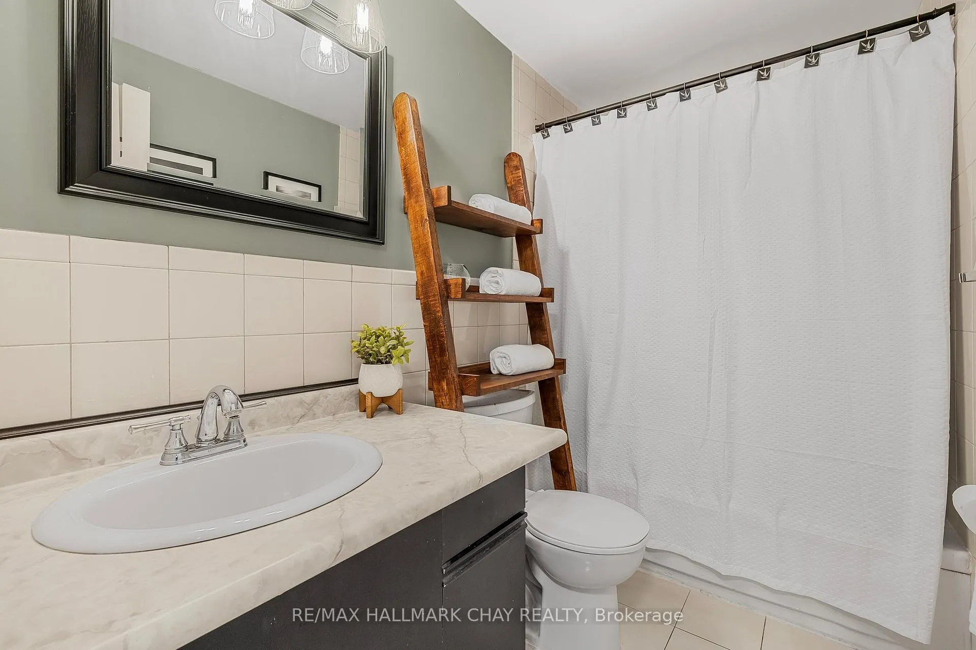 Photo 13 of Unit 307, 219 Main Street N, Uxbridge — HOMEH