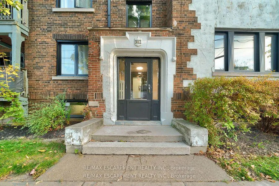 Photo 3 of Unit 1, 312 Aberdeen Avenue, Hamilton, Kirkendall — HOMEH
