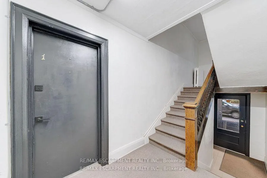 Photo 4 of Unit 1, 312 Aberdeen Avenue, Hamilton, Kirkendall — HOMEH