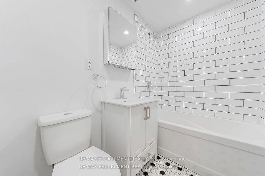 Photo 12 of Unit 1, 312 Aberdeen Avenue, Hamilton, Kirkendall — HOMEH