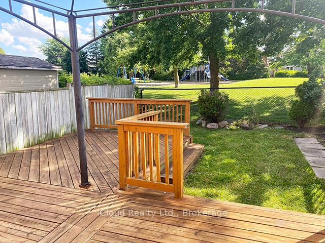 Photo 12 of 63 Coolspring Crescent, Caledon, Bolton East — HOMEH