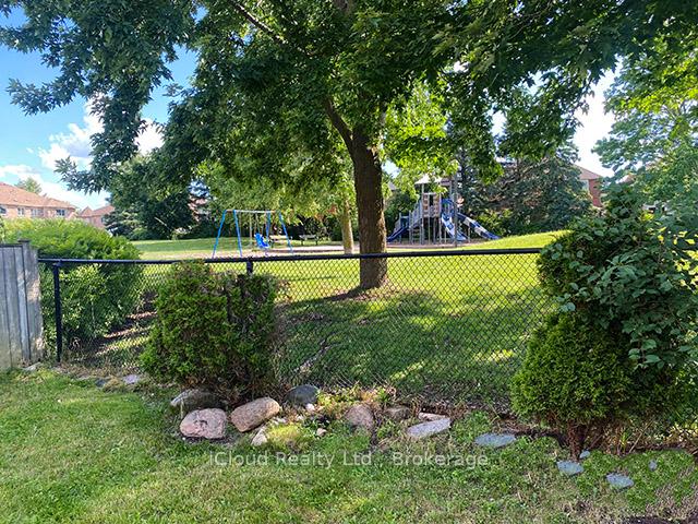 Photo 16 of 63 Coolspring Crescent, Caledon, Bolton East — HOMEH