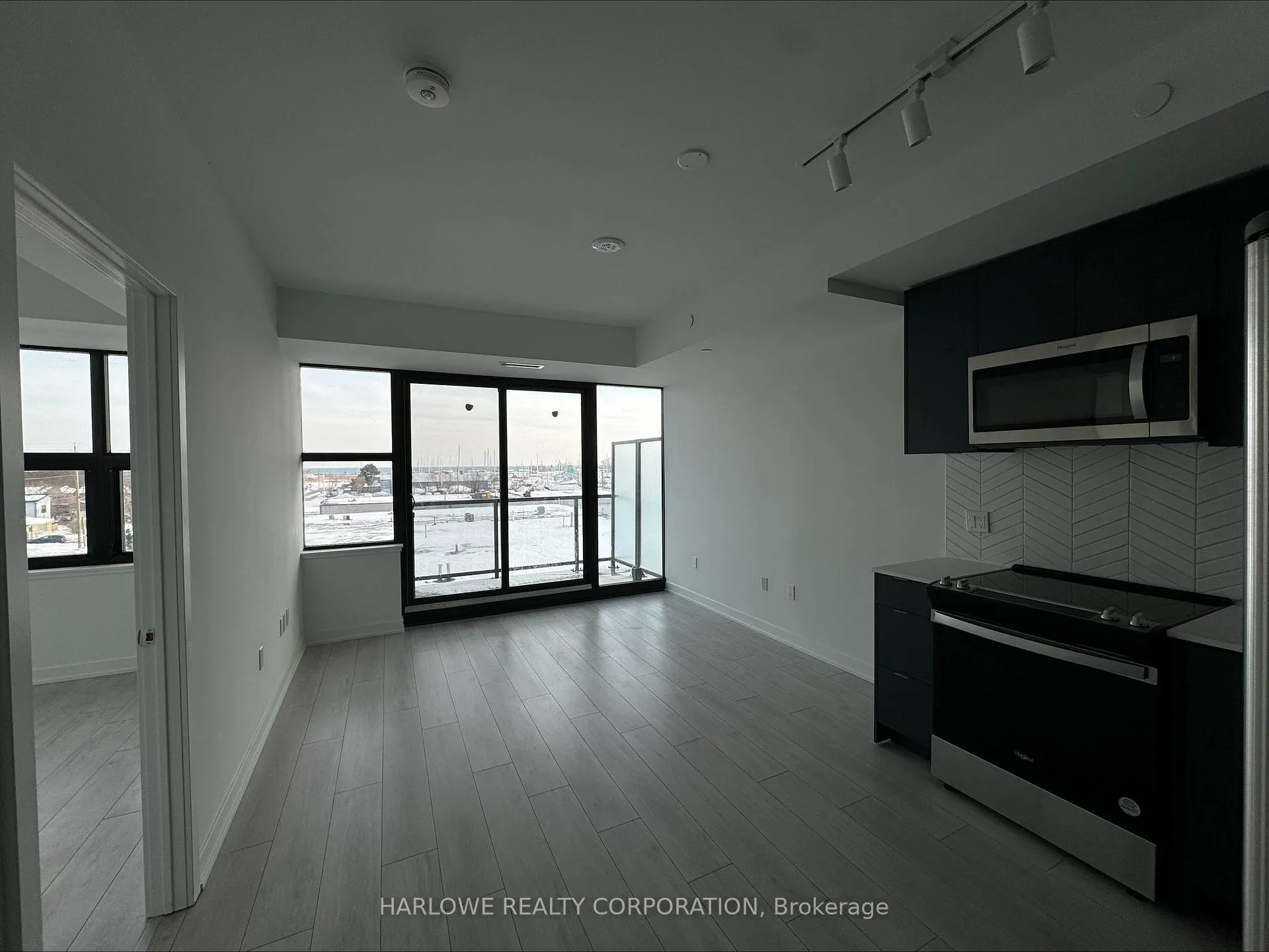 Photo 3 of Unit 433 D, 1614 Charles Street, Whitby, Port Whitby — HOMEH