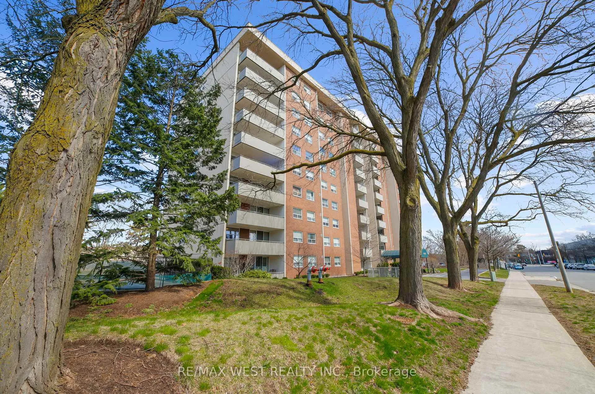 Front of Unit 403, 1425 Ghent Avenue