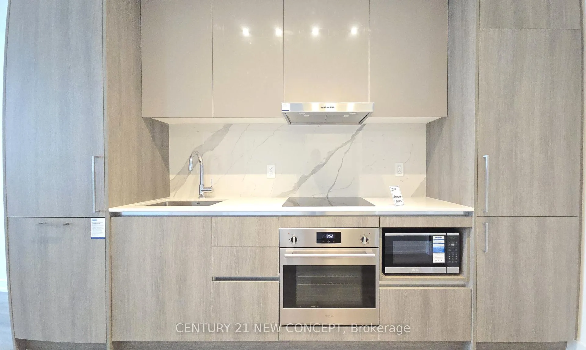 Photo 5 of Unit 5510, 225 Commerce Street, Vaughan, Vaughan Corporate Centre — HOMEH
