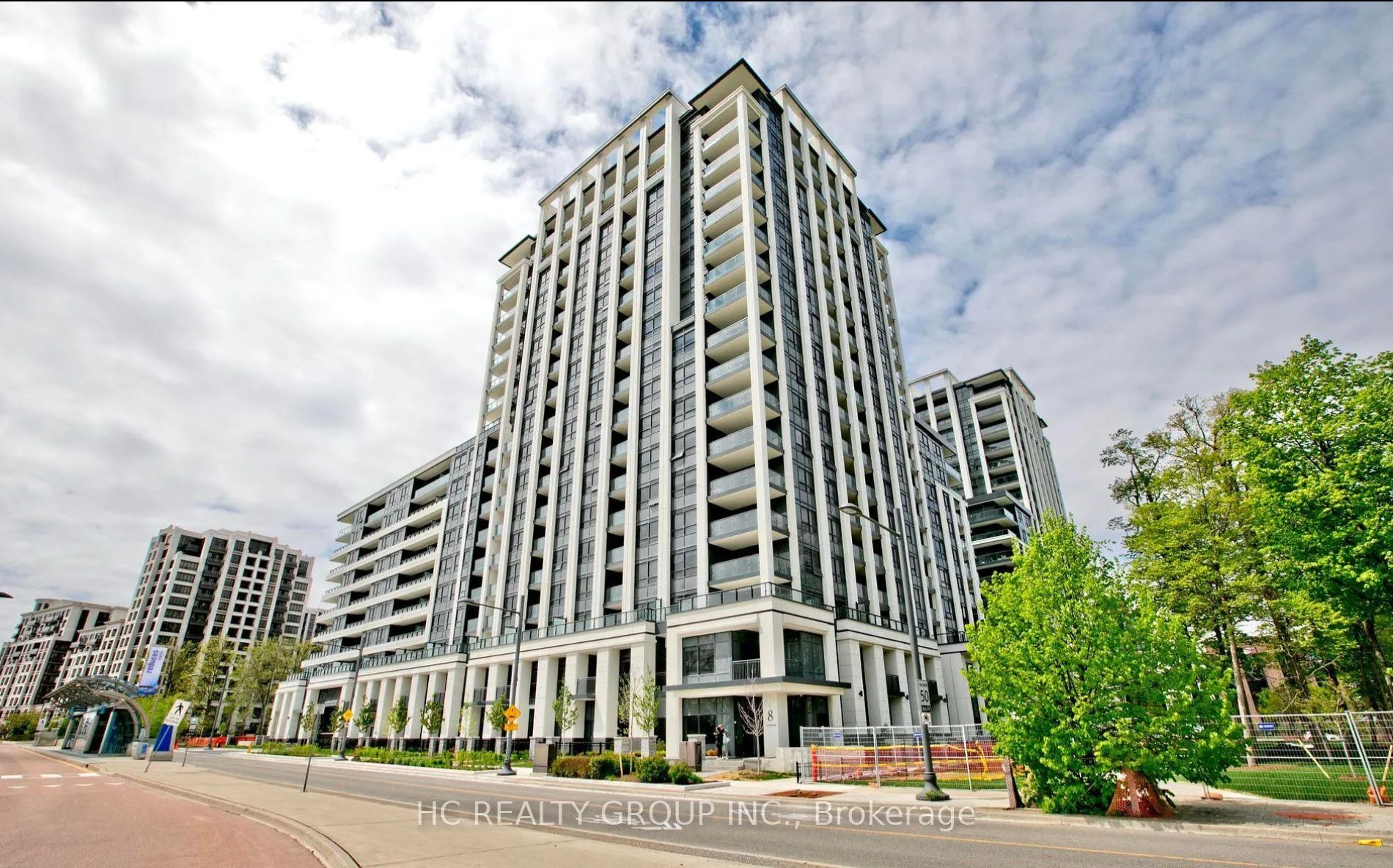 Photo 1 of Unit 117W, 8 Cedarland Drive, Markham, Unionville — HOMEH