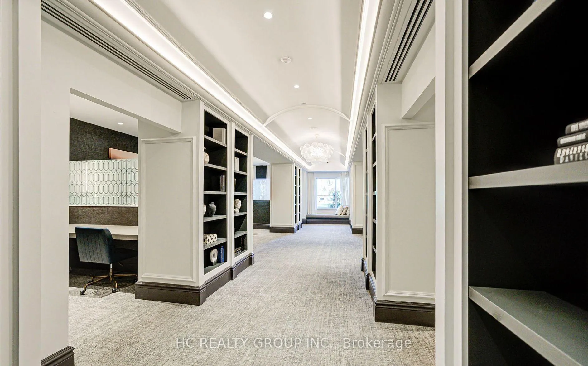 Photo 4 of Unit 117W, 8 Cedarland Drive, Markham, Unionville — HOMEH