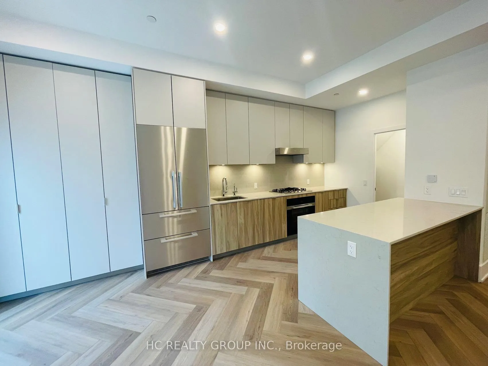 Photo 5 of Unit 117W, 8 Cedarland Drive, Markham, Unionville — HOMEH