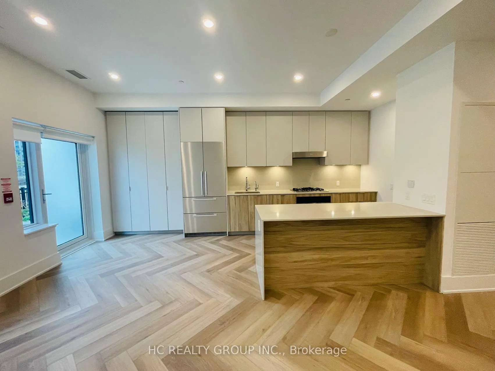 Photo 6 of Unit 117W, 8 Cedarland Drive, Markham, Unionville — HOMEH