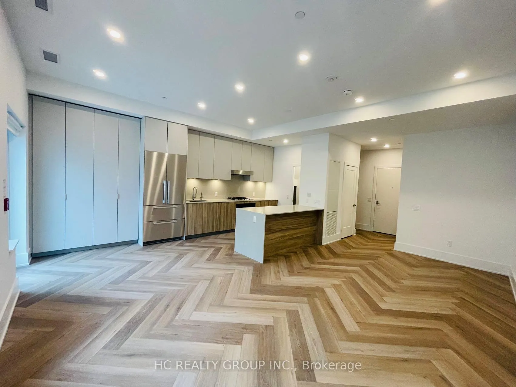 Photo 7 of Unit 117W, 8 Cedarland Drive, Markham, Unionville — HOMEH