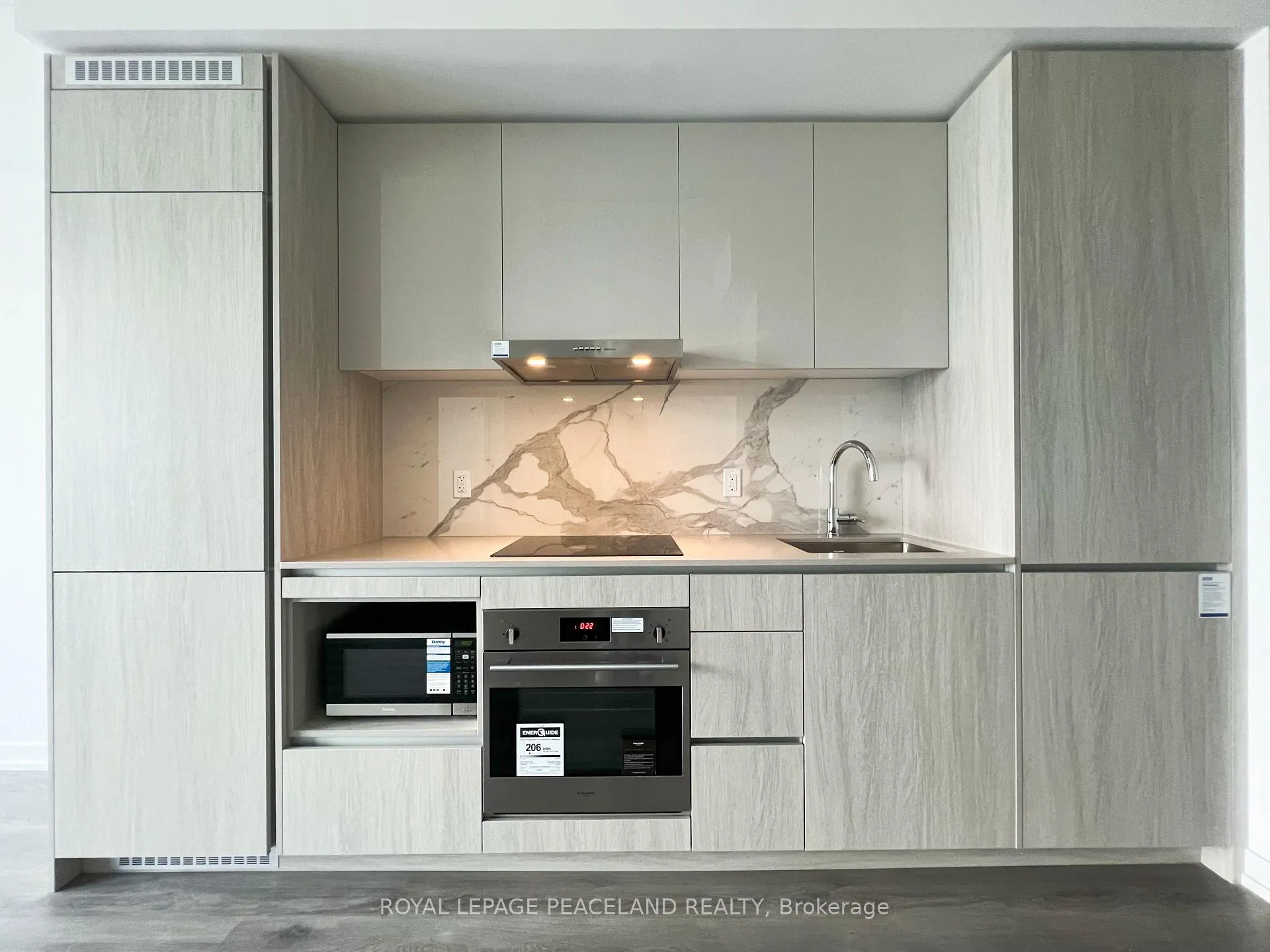 Photo 1 of Unit 1108, 28 Interchange Way, Vaughan, Vaughan Corporate Centre — HOMEH