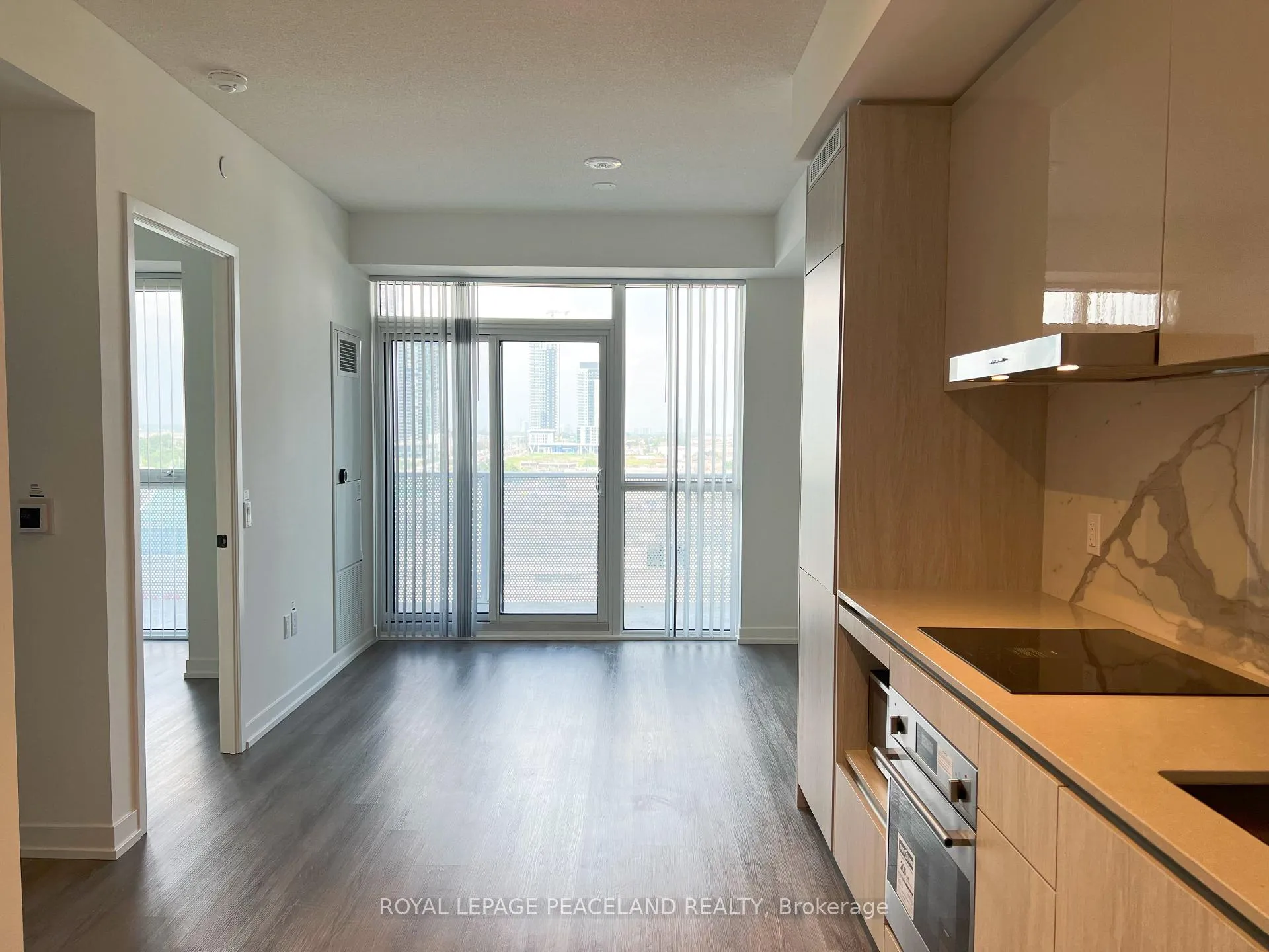 Photo 2 of Unit 1108, 28 Interchange Way, Vaughan, Vaughan Corporate Centre — HOMEH