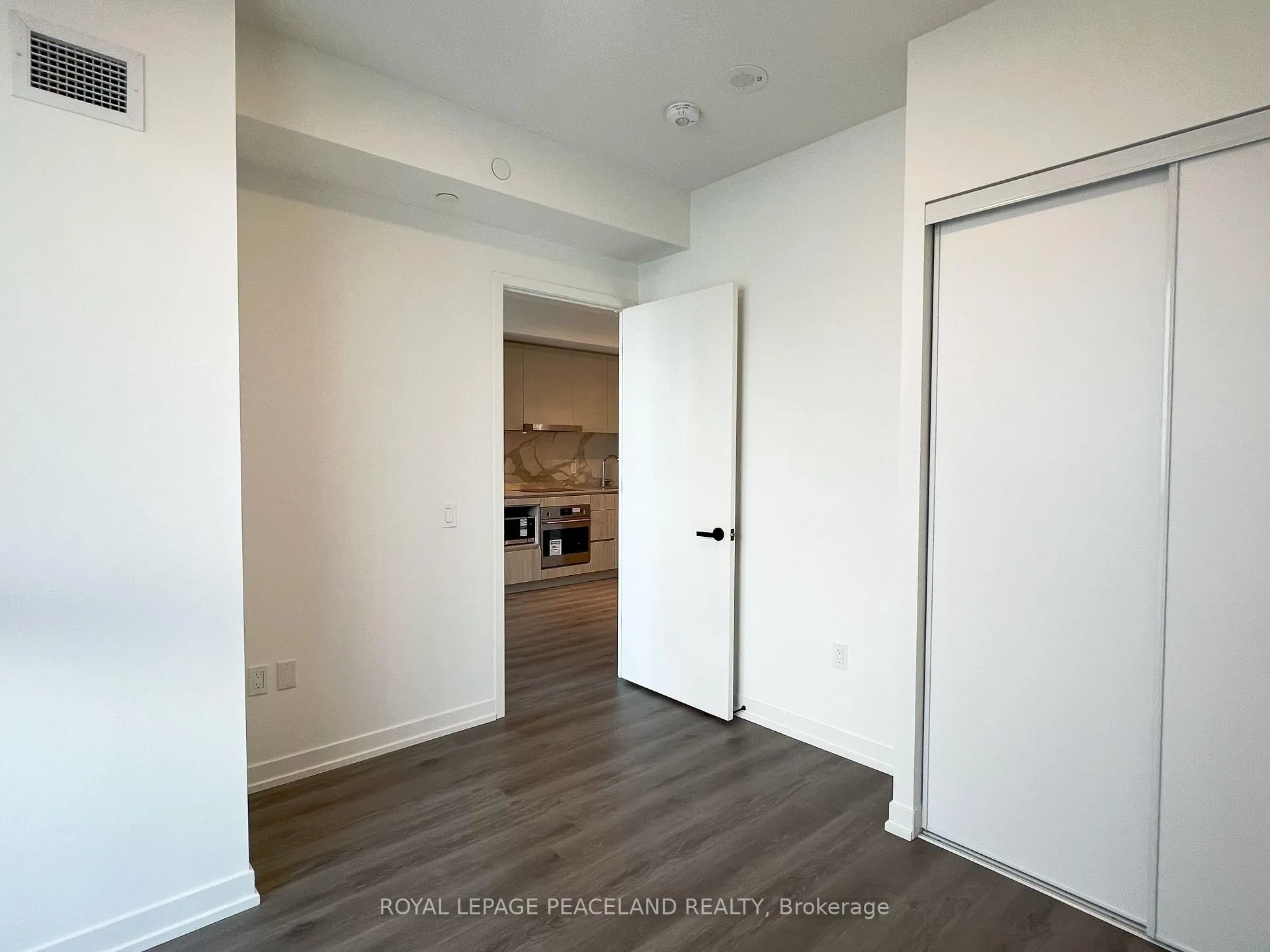 Photo 6 of Unit 1108, 28 Interchange Way, Vaughan, Vaughan Corporate Centre — HOMEH
