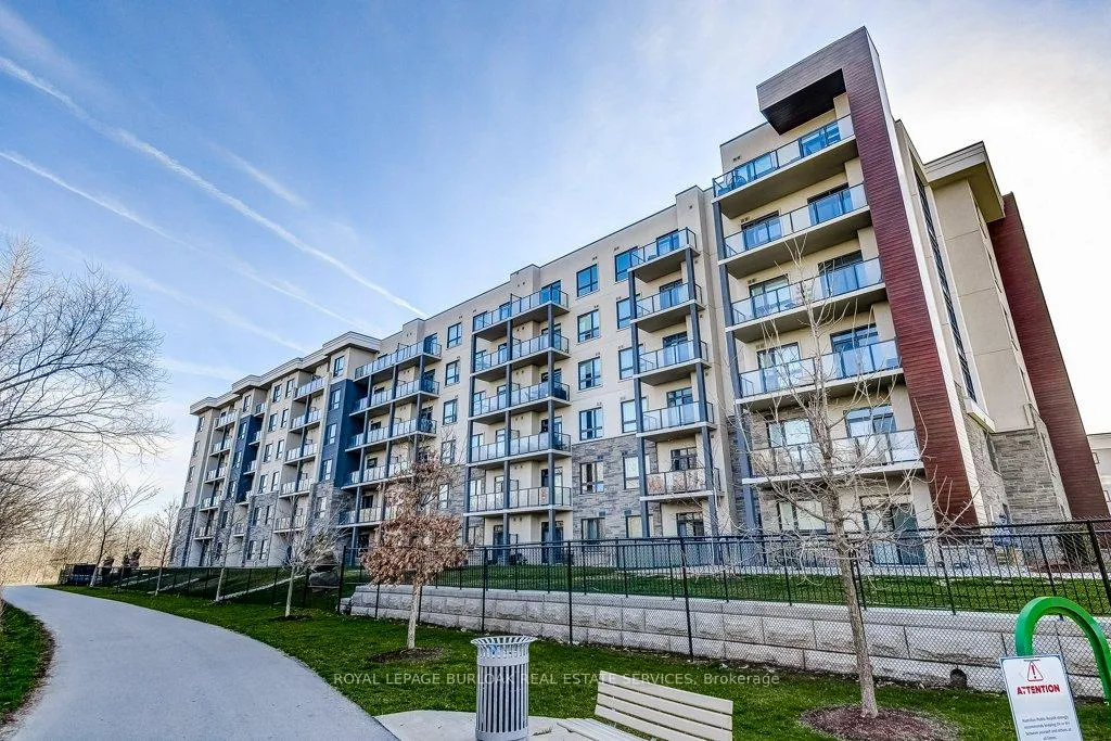 Front of Unit 627, 125 Shoreview Place