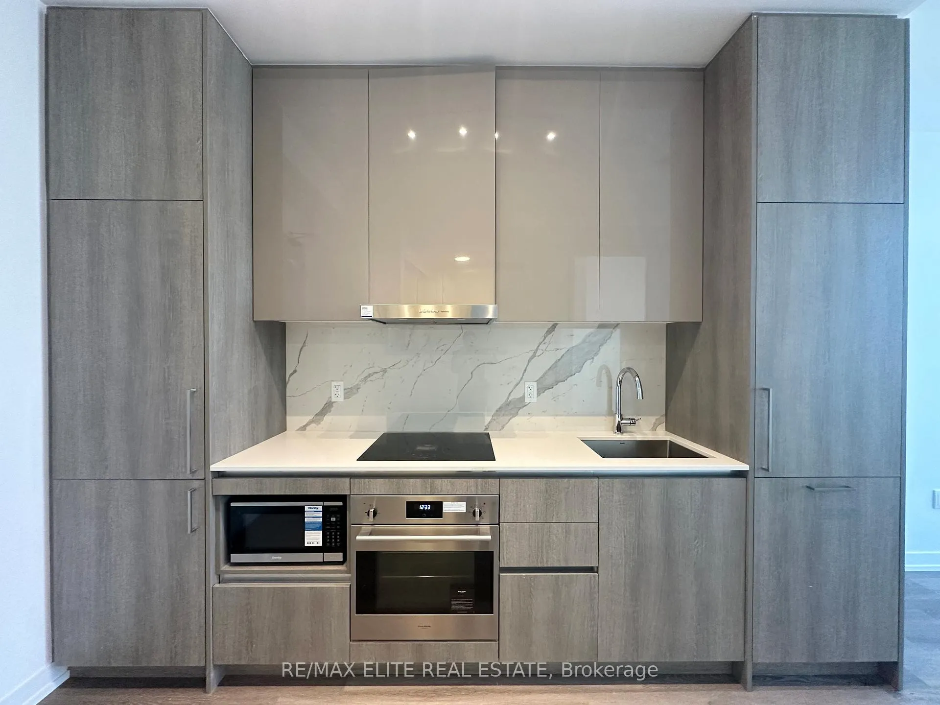 Photo 5 of Unit 6511, 225 Commerce Street, Vaughan, Vaughan Corporate Centre — HOMEH