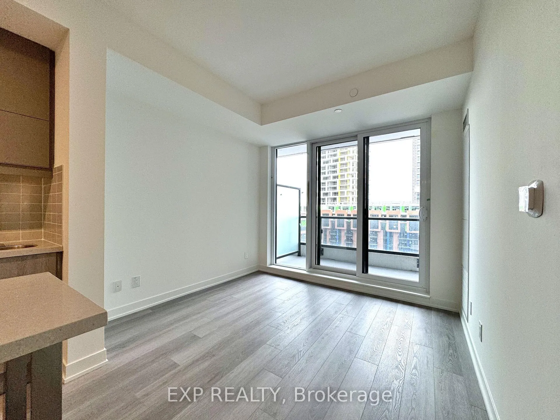 Photo 3 of Unit 1104, 8119 Birchmount Road, Markham, Unionville — HOMEH