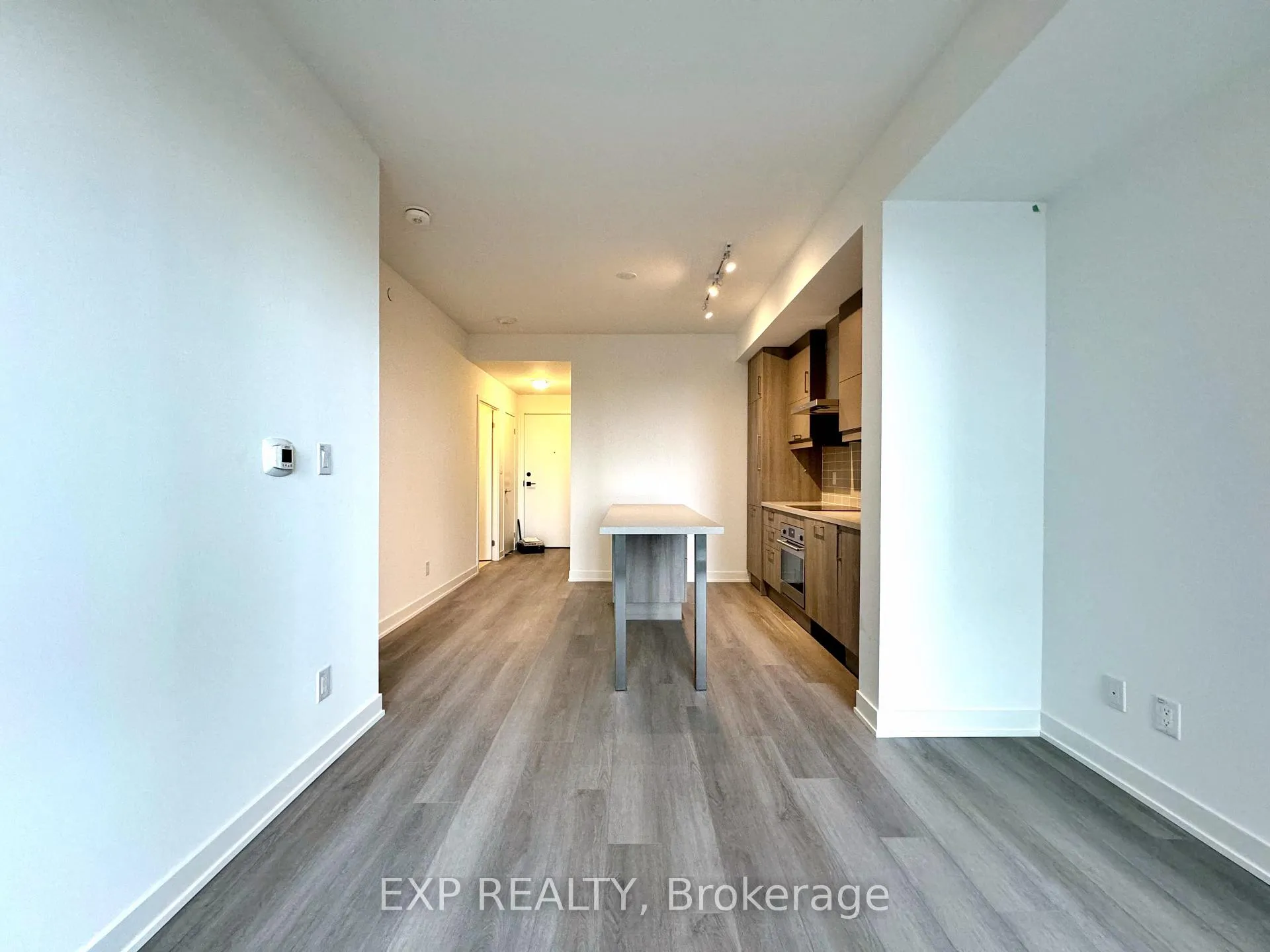 Photo 4 of Unit 1104, 8119 Birchmount Road, Markham, Unionville — HOMEH
