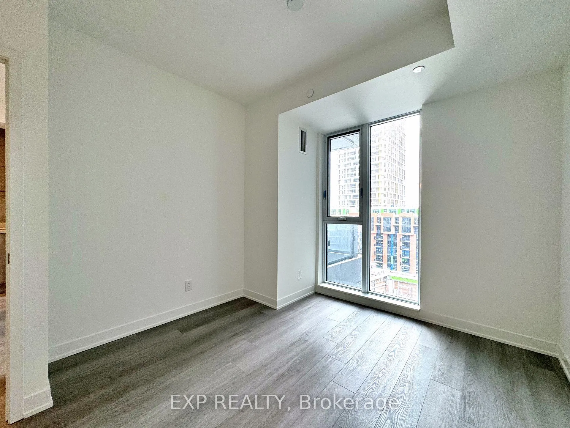 Photo 5 of Unit 1104, 8119 Birchmount Road, Markham, Unionville — HOMEH