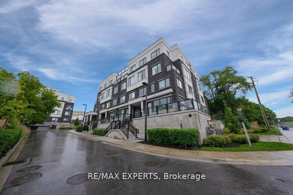 Photo 1 of Unit 04, 100 Alex Gardner Circle, Aurora, Aurora Heights — HOMEH