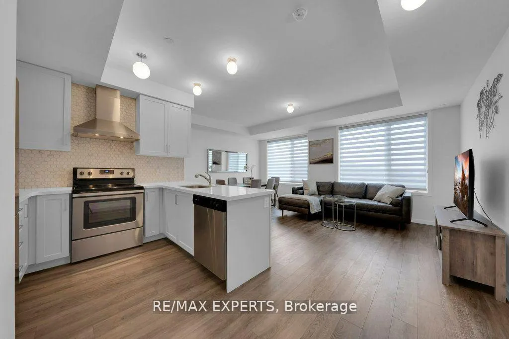 Photo 2 of Unit 04, 100 Alex Gardner Circle, Aurora, Aurora Heights — HOMEH