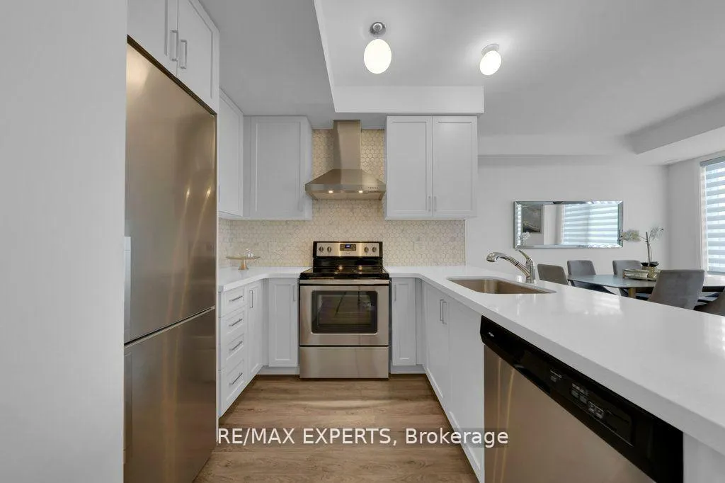 Photo 3 of Unit 04, 100 Alex Gardner Circle, Aurora, Aurora Heights — HOMEH