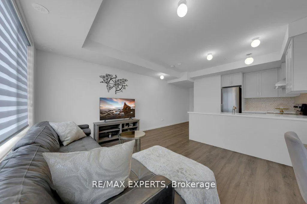 Photo 14 of Unit 04, 100 Alex Gardner Circle, Aurora, Aurora Heights — HOMEH