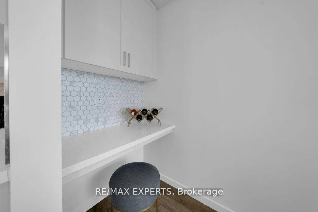 Photo 15 of Unit 04, 100 Alex Gardner Circle, Aurora, Aurora Heights — HOMEH