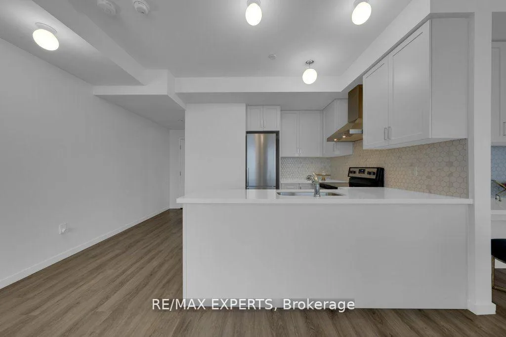 Photo 16 of Unit 04, 100 Alex Gardner Circle, Aurora, Aurora Heights — HOMEH