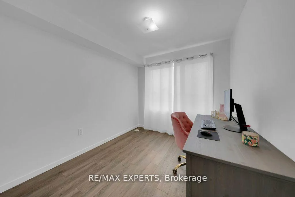 Photo 22 of Unit 04, 100 Alex Gardner Circle, Aurora, Aurora Heights — HOMEH