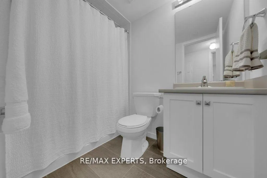 Photo 24 of Unit 04, 100 Alex Gardner Circle, Aurora, Aurora Heights — HOMEH
