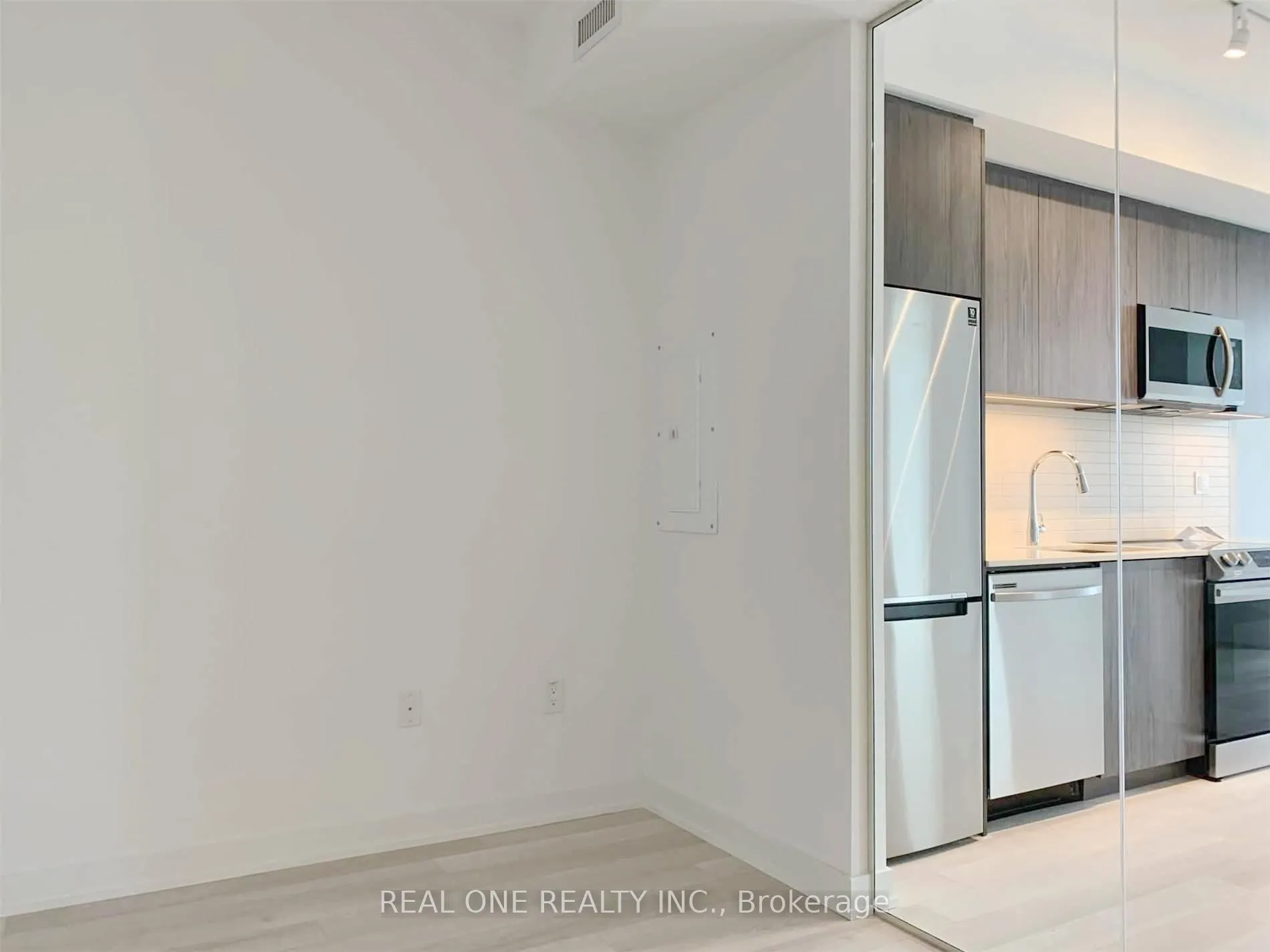 Photo 12 of Unit 1429, 50 Power Street, Toronto, Moss Park — HOMEH