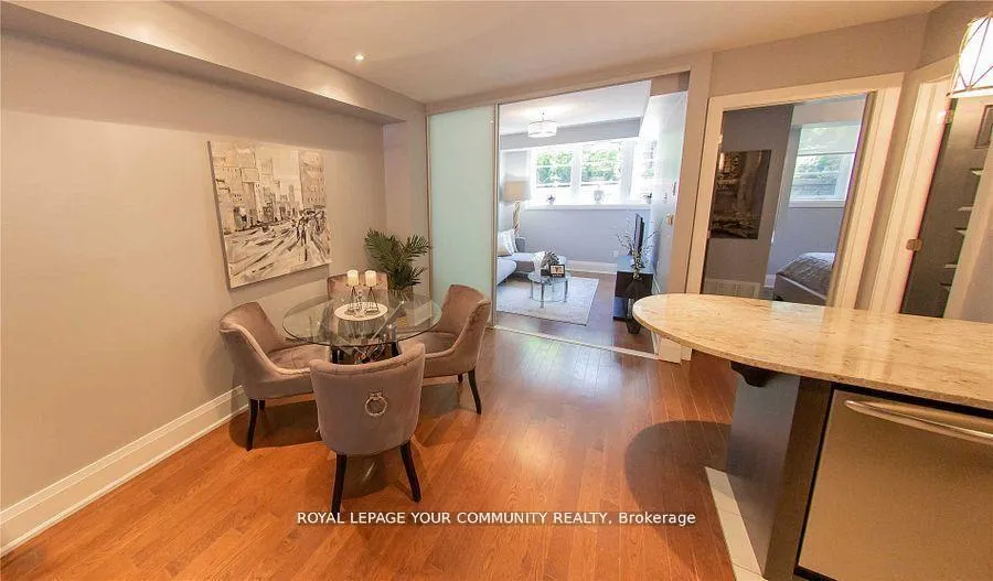 Photo 3 of Unit 33, 8169 Kipling Avenue E, Vaughan, West Woodbridge — HOMEH