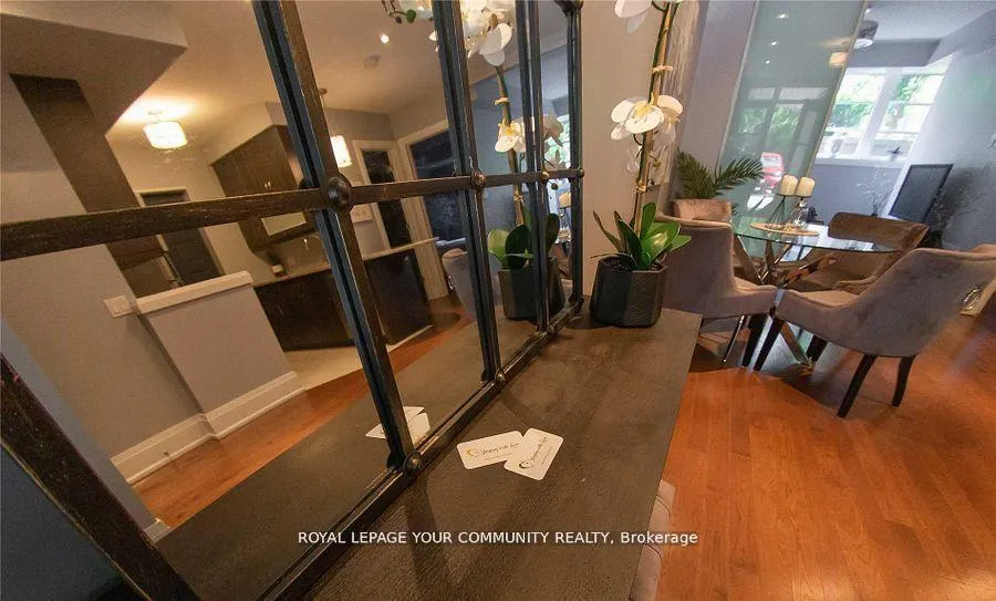 Photo 5 of Unit 33, 8169 Kipling Avenue E, Vaughan, West Woodbridge — HOMEH