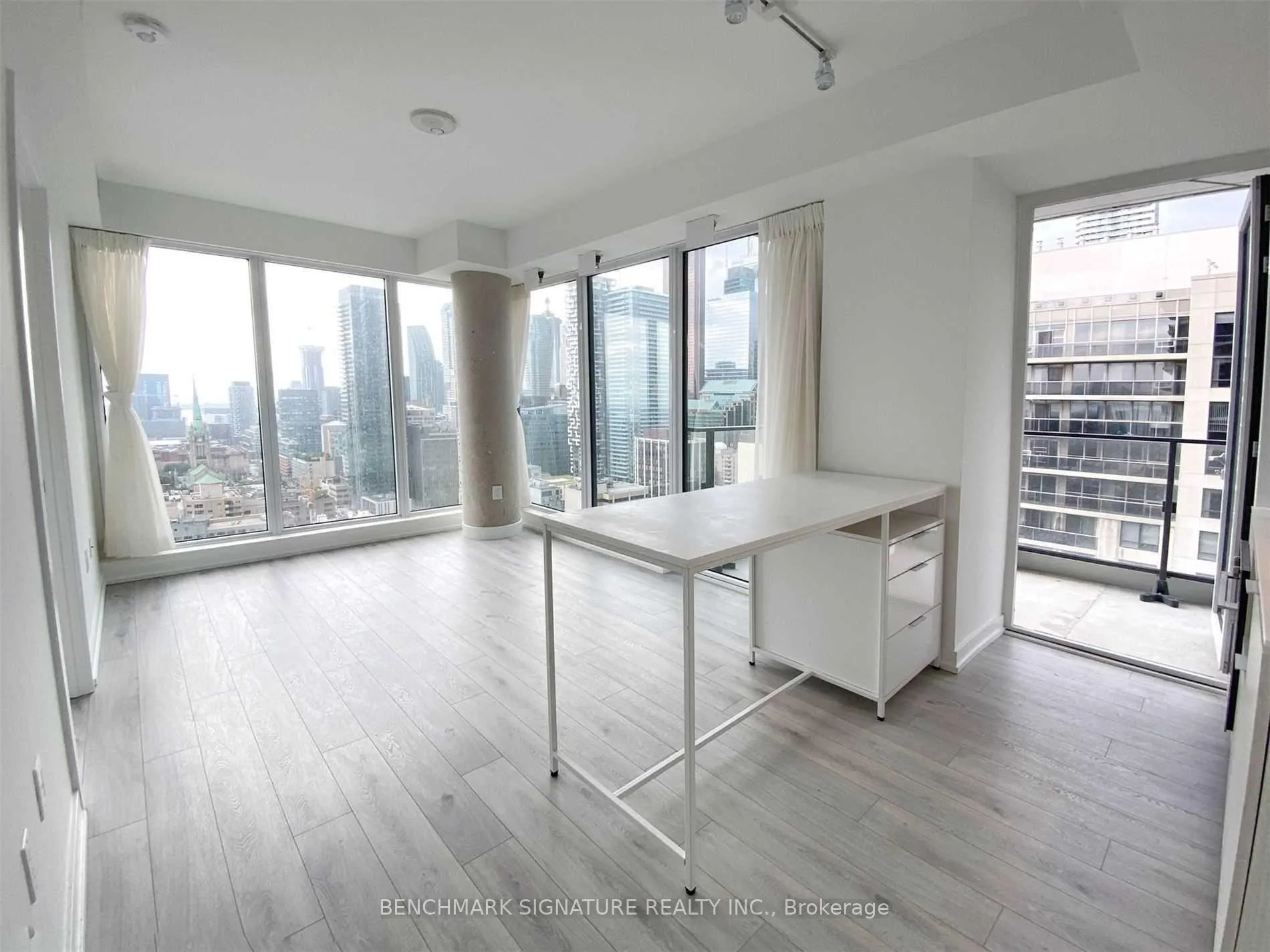 Photo 9 of Unit #2802, 77 Shuter Street, Toronto, Church-Yonge Corridor — HOMEH