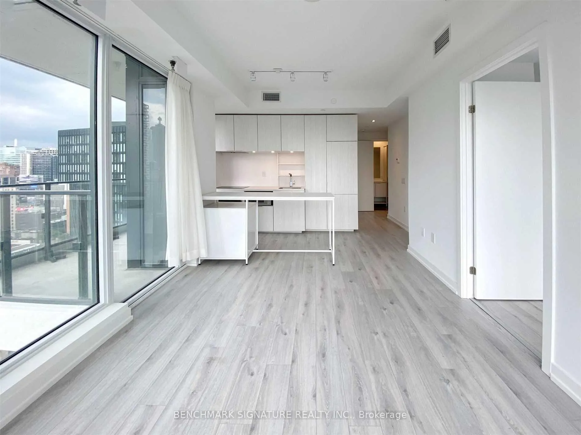 Photo 10 of Unit #2802, 77 Shuter Street, Toronto, Church-Yonge Corridor — HOMEH