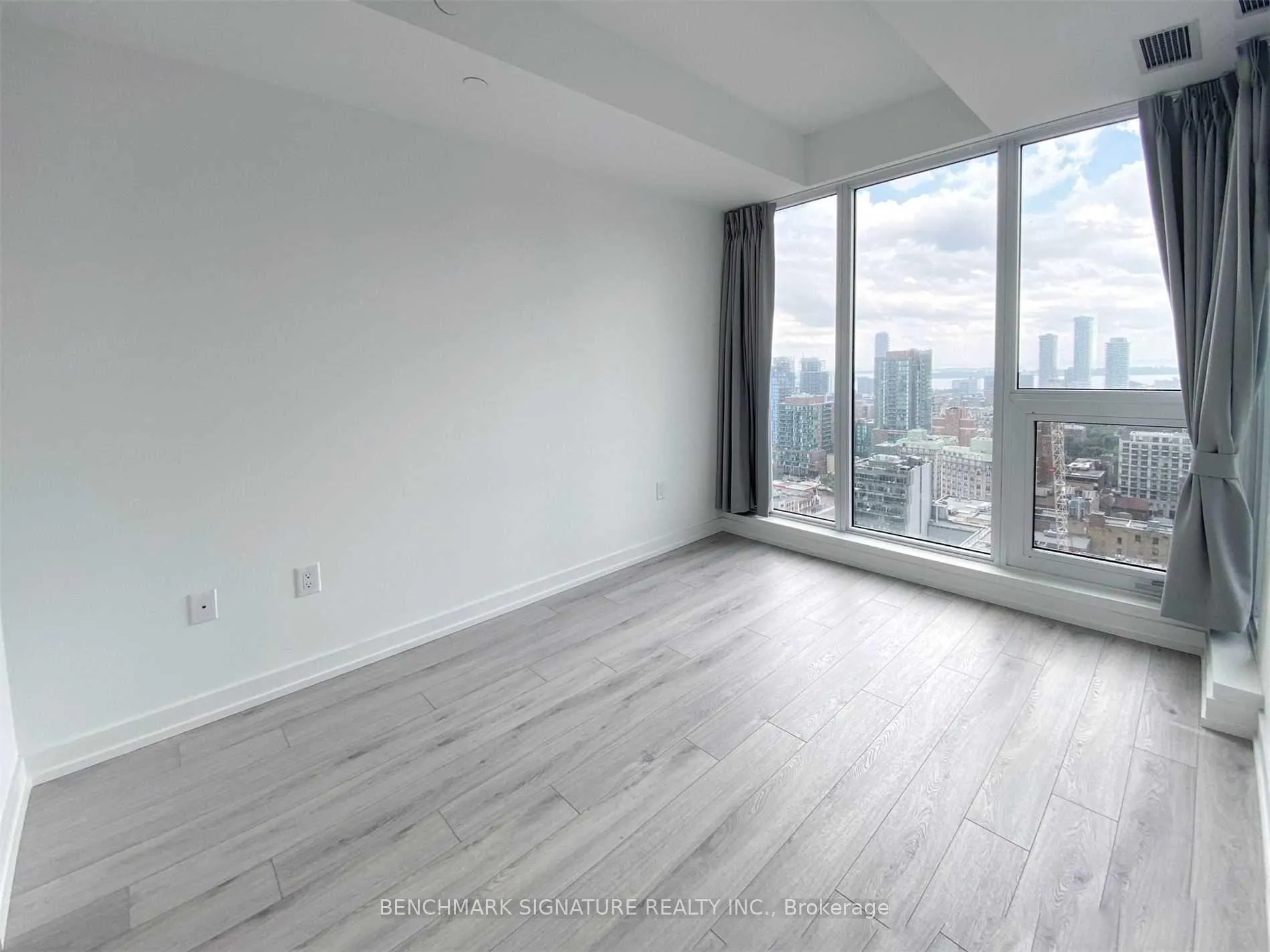 Photo 13 of Unit #2802, 77 Shuter Street, Toronto, Church-Yonge Corridor — HOMEH