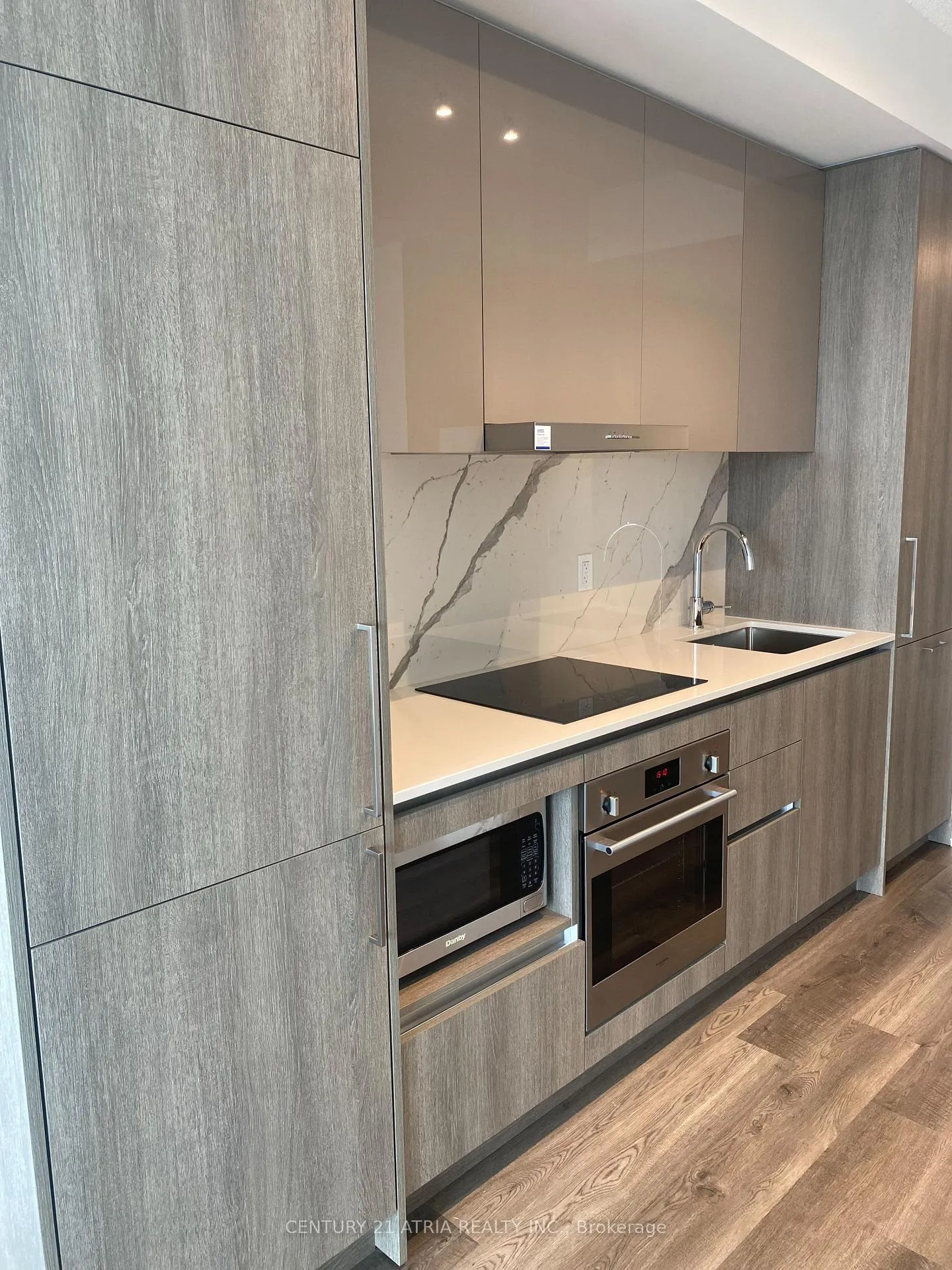 Photo 4 of Unit 4909, 195 Commerce Street, Vaughan, Vaughan Corporate Centre — HOMEH