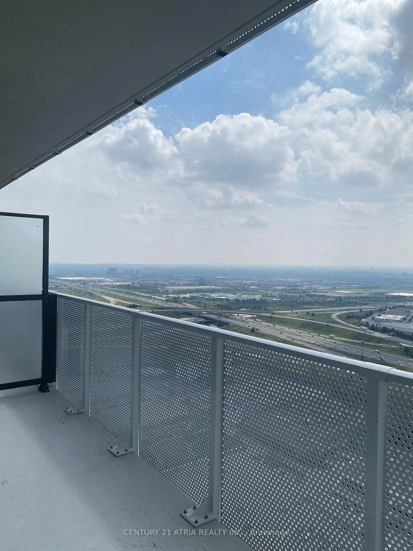 Photo 11 of Unit 4909, 195 Commerce Street, Vaughan, Vaughan Corporate Centre — HOMEH